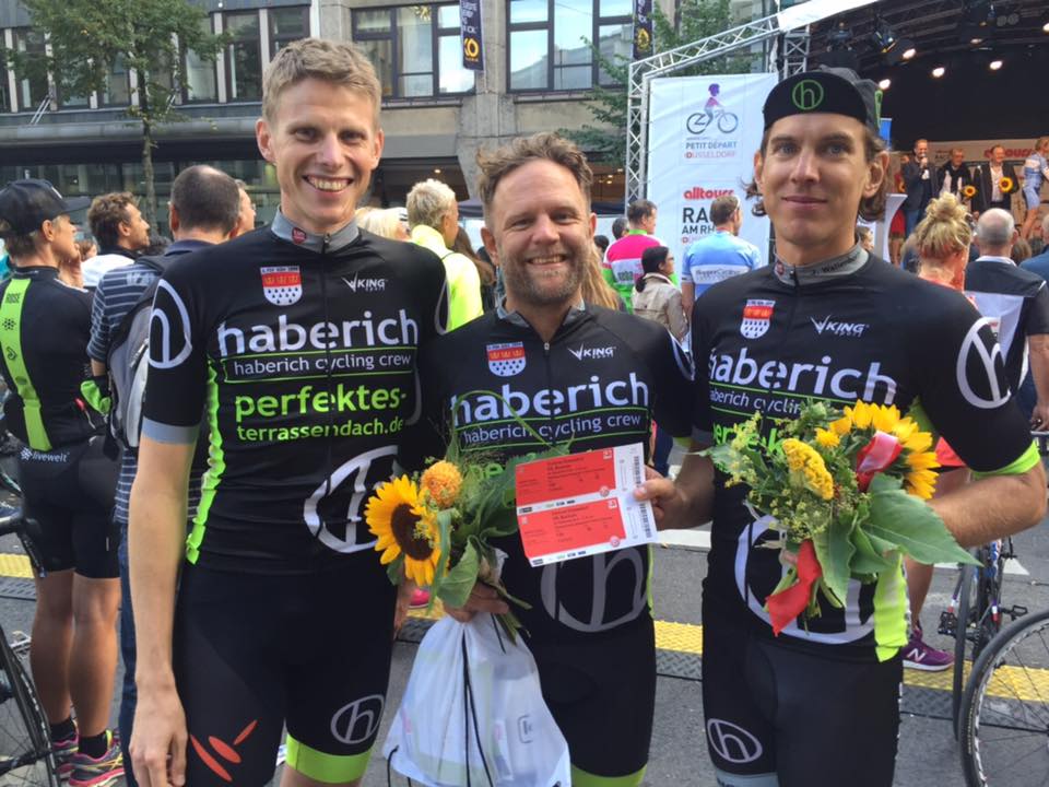 Strahlende gesichter über den 3. Platz in der Teamwertung - haberich cycling crew Attack
